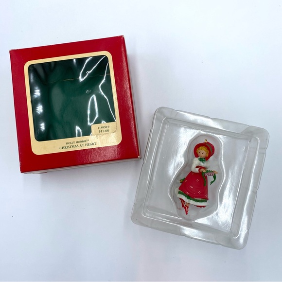Vintage 1990 Carlton Cards Heirloom Holly Hobbie Christmas At Heart Ornament - Picture 2 of 7